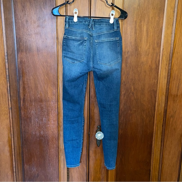 Good American Good Legs Crop - Picture 2 of 3